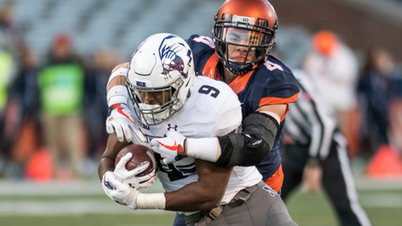 Jackson, defense lead No. 23 Northwestern past Illinois (Nov 25, 2017)